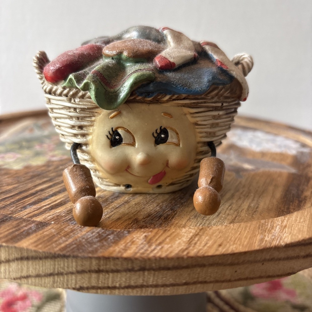 Laundry Anthropomorphic Laundry Basket Shelf Sitter Figure 2010 3" Long Clothing